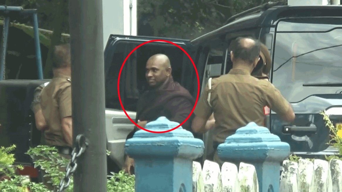 සාමණේර හිමිවරුන් තිදෙනෙකු