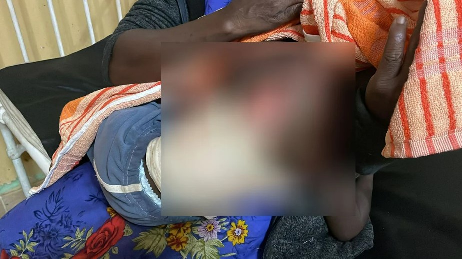 පියා තම වැඩිමහල් පුතාට
