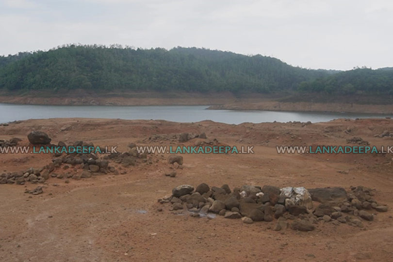 චන්ද්‍රිකා වැවේ